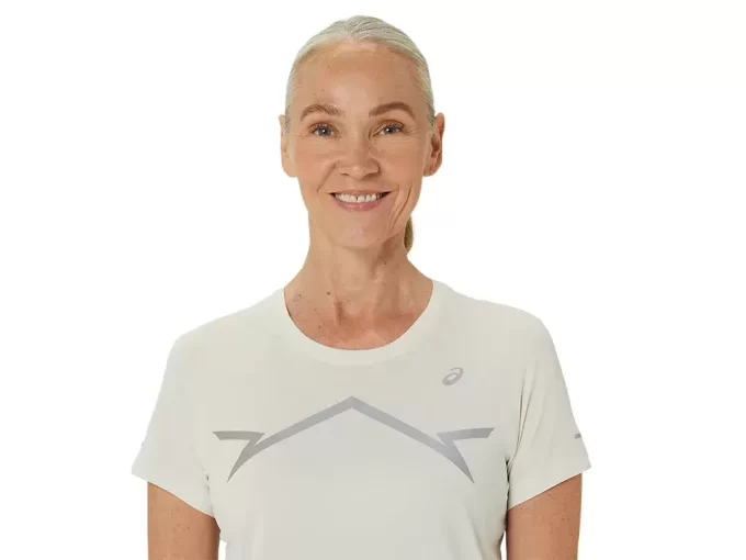 LITE-SHOW SHORT SLEEVE TOP