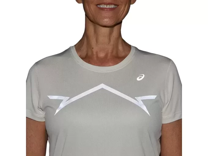 LITE-SHOW SHORT SLEEVE TOP