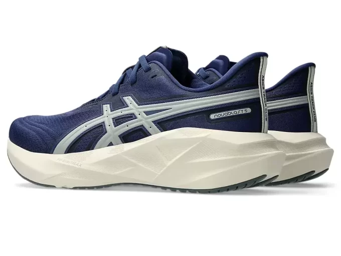 NOVABLAST  5 ASICS TRACK CLUB