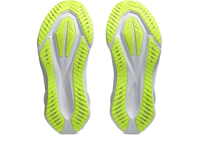 NOVABLAST 5 ASICS TRACK CLUB